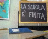 Lavagna con scritto che la scuola è finita